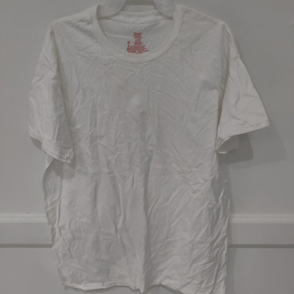 NWoT Hanes Men 2 Short Sleeve Crew Neck Short Sleeve Undershirt Size L $35 3A006